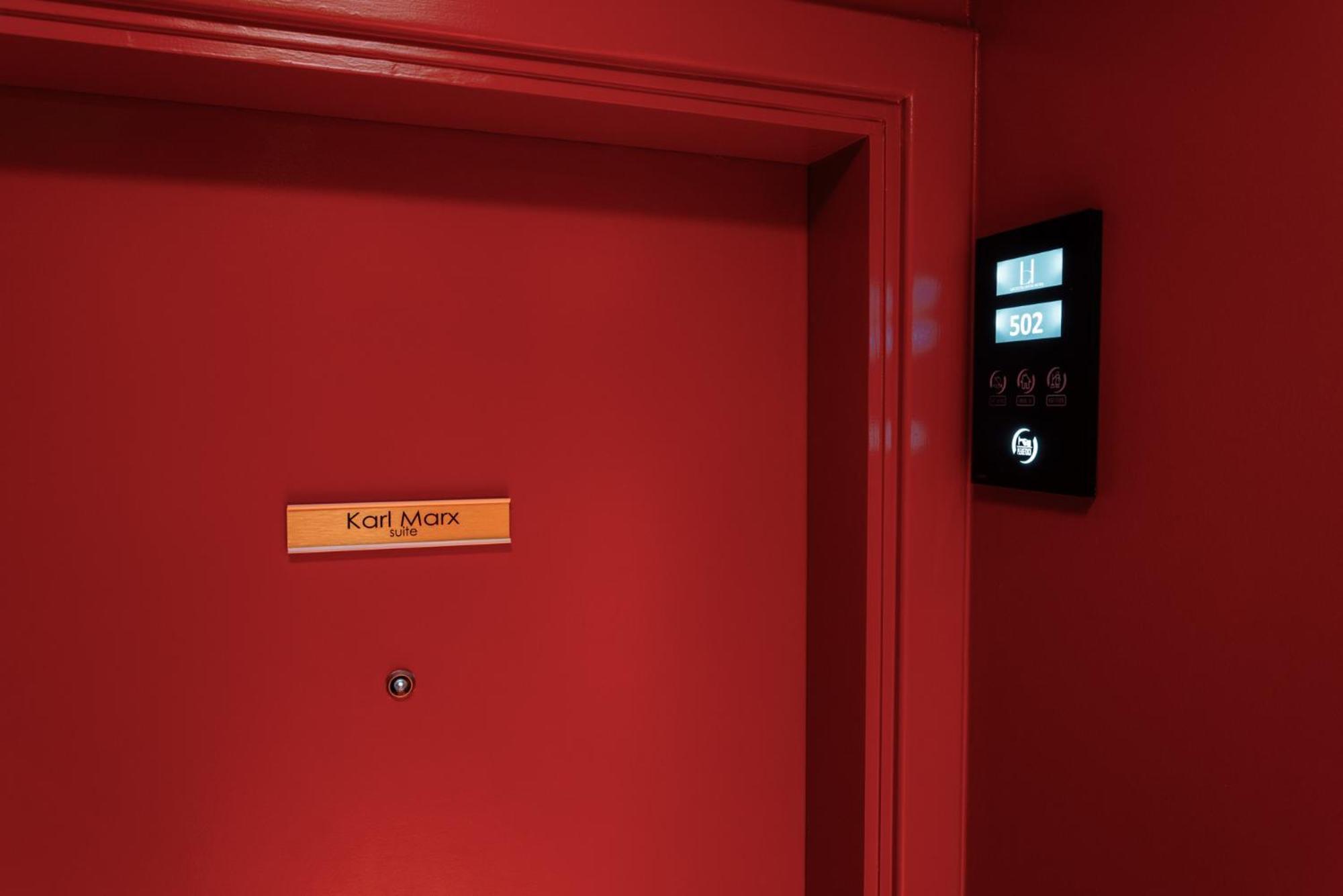 Karl Marx Suite,1625485387:JPEG